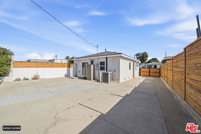 1501 W 104th Street, Los Angeles, CA 90047