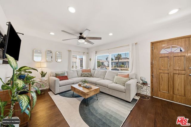 1501 W 104th Street, Los Angeles, CA 90047