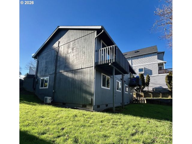 9295 Sw HILL St, Portland, OR 97223
