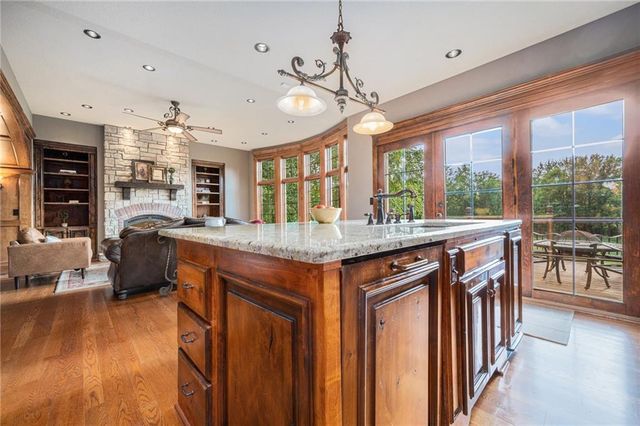 1900 NE 159th Street, Smithville, MO 64089