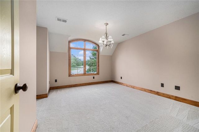 1900 NE 159th Street, Smithville, MO 64089
