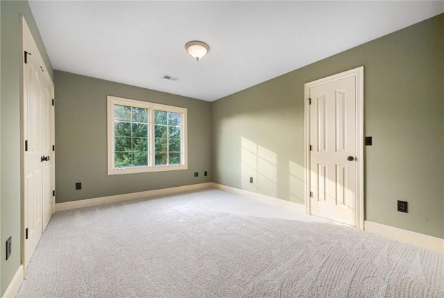 1900 NE 159th Street, Smithville, MO 64089