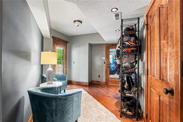1900 NE 159th Street, Smithville, MO 64089