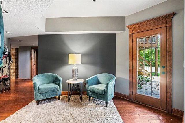 1900 NE 159th Street, Smithville, MO 64089