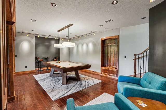 1900 NE 159th Street, Smithville, MO 64089