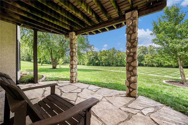 1900 NE 159th Street, Smithville, MO 64089