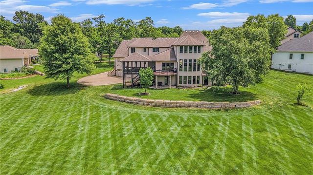 1900 NE 159th Street, Smithville, MO 64089