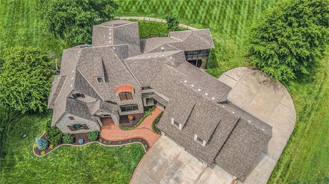 1900 NE 159th Street, Smithville, MO 64089