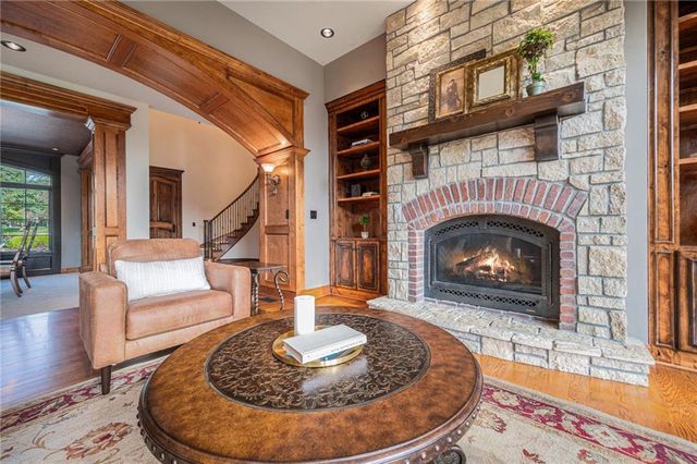 1900 NE 159th Street, Smithville, MO 64089