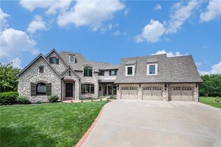 1900 NE 159th Street, Smithville, MO 64089