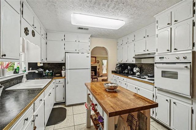3252 Trickum Road, Woodstock, GA 30188