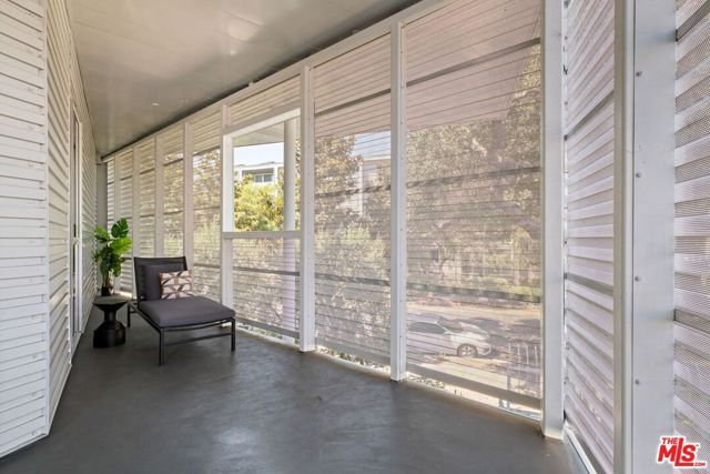 1030 N Kings Road 201, West Hollywood, CA 90069