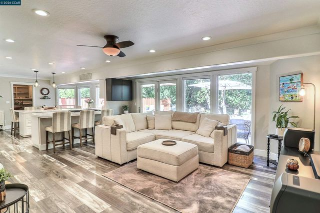 1890 Green Valley Rd, Alamo, CA 94507