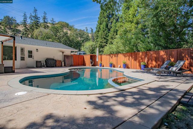 1890 Green Valley Rd, Alamo, CA 94507