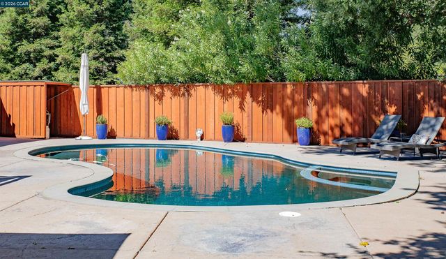 1890 Green Valley Rd, Alamo, CA 94507