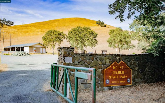 1890 Green Valley Rd, Alamo, CA 94507