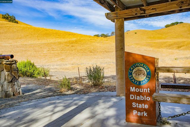 1890 Green Valley Rd, Alamo, CA 94507