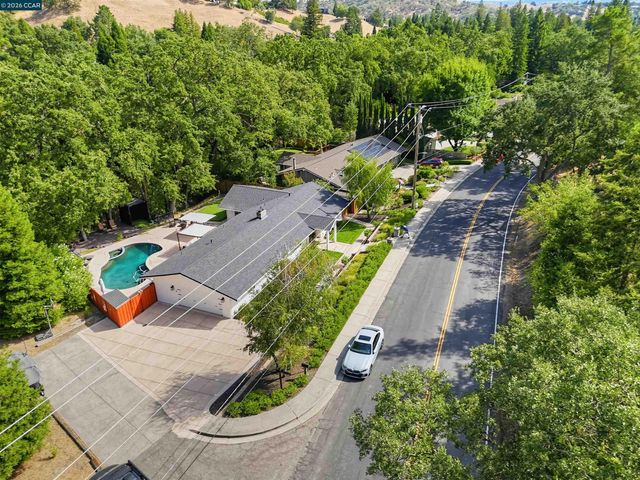 1890 Green Valley Rd, Alamo, CA 94507