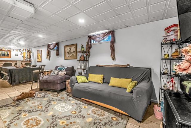 35 Kent Avenue, Bridgeport, CT 06610