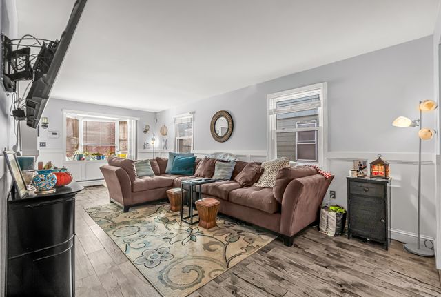 35 Kent Avenue, Bridgeport, CT 06610