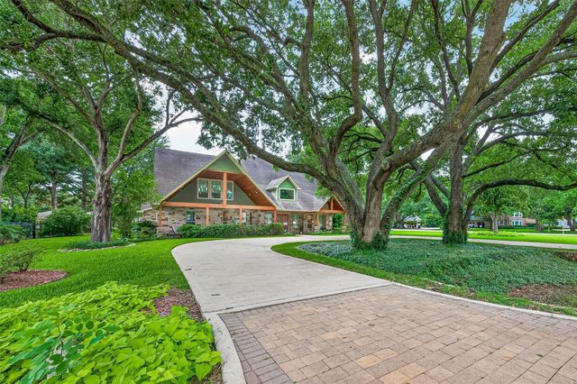 3018 S Saddlebrook Lane, Katy, TX 77494
