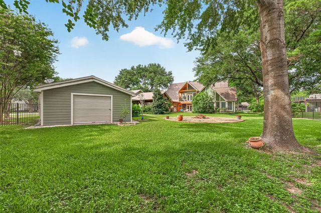3018 S Saddlebrook Lane, Katy, TX 77494