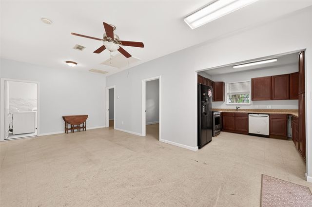3018 S Saddlebrook Lane, Katy, TX 77494