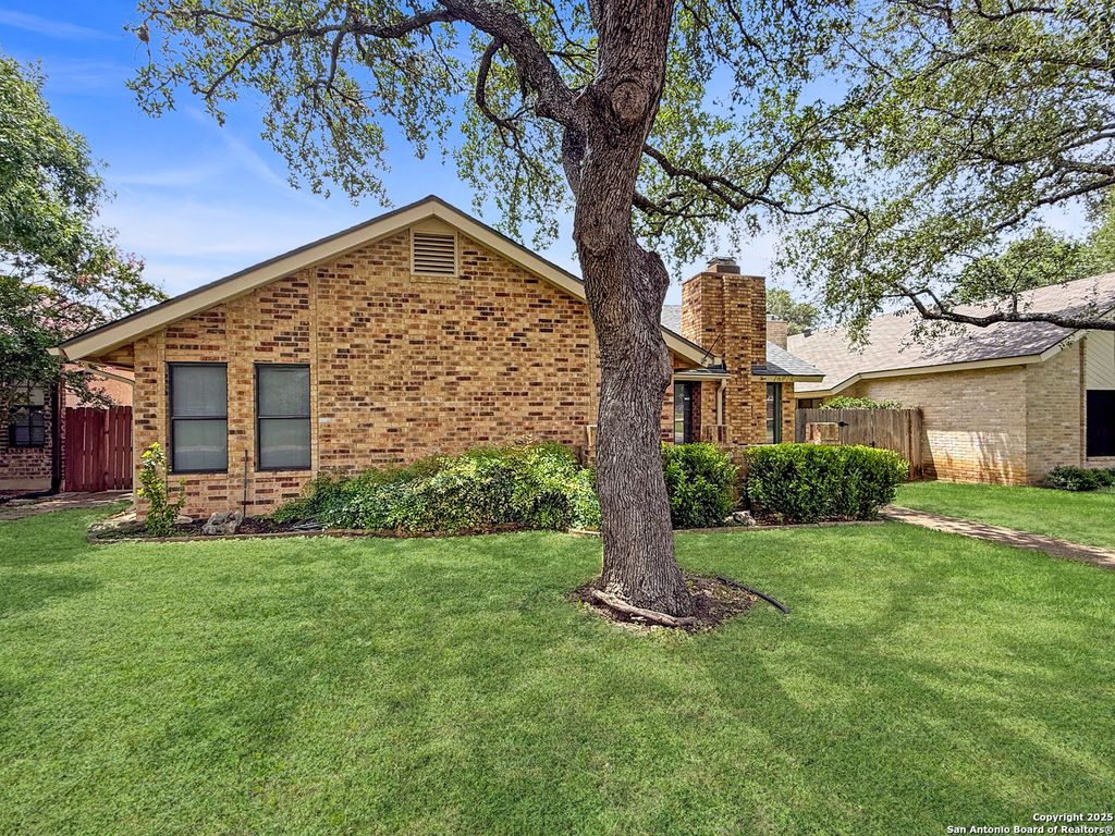 16918 SUMMER CREEK DR, San Antonio, TX 78248