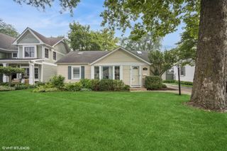 1712 Maple Avenue, Northbrook, IL 60062