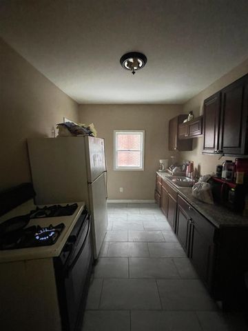 14815 Stansbury Avenue, Detroit, MI 48227
