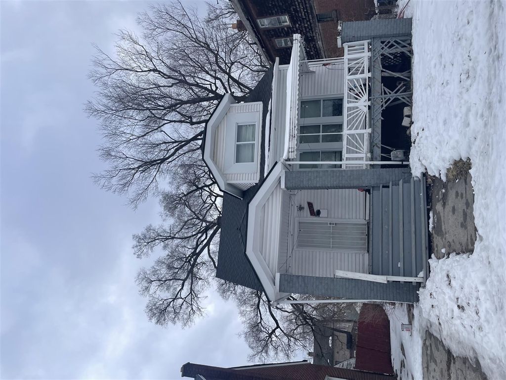 14815 Stansbury Avenue, Detroit, MI 48227