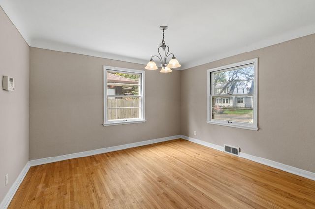906 Sherwood Avenue, Saint Paul, MN 55106