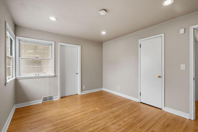 906 Sherwood Avenue, Saint Paul, MN 55106