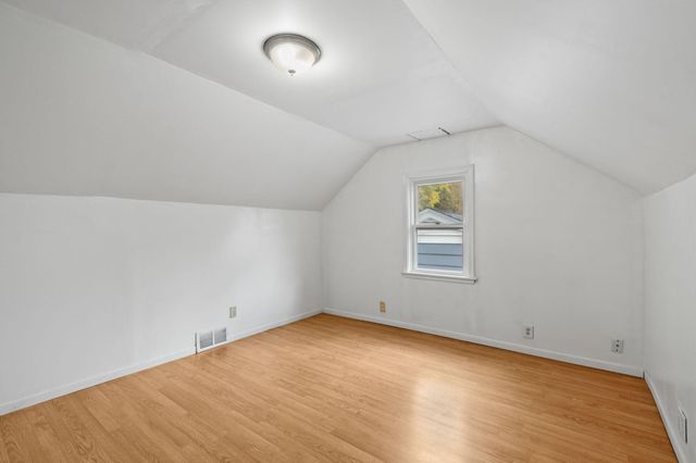 906 Sherwood Avenue, Saint Paul, MN 55106