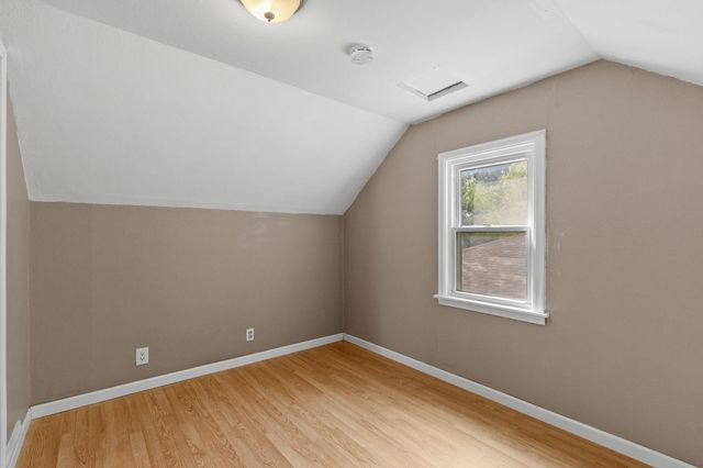 906 Sherwood Avenue, Saint Paul, MN 55106