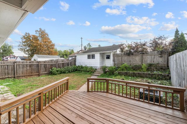 906 Sherwood Avenue, Saint Paul, MN 55106