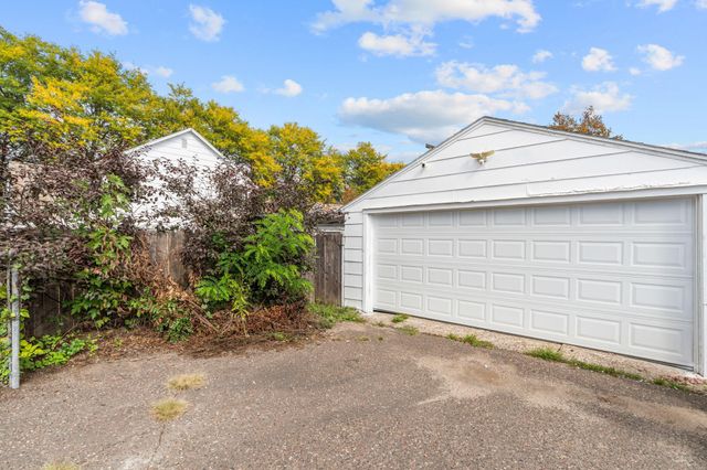 906 Sherwood Avenue, Saint Paul, MN 55106
