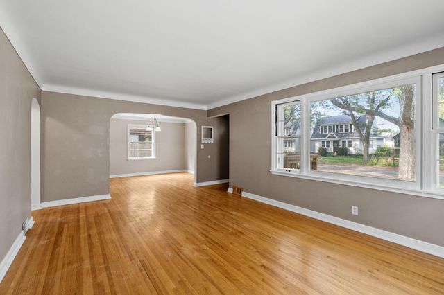 906 Sherwood Avenue, Saint Paul, MN 55106