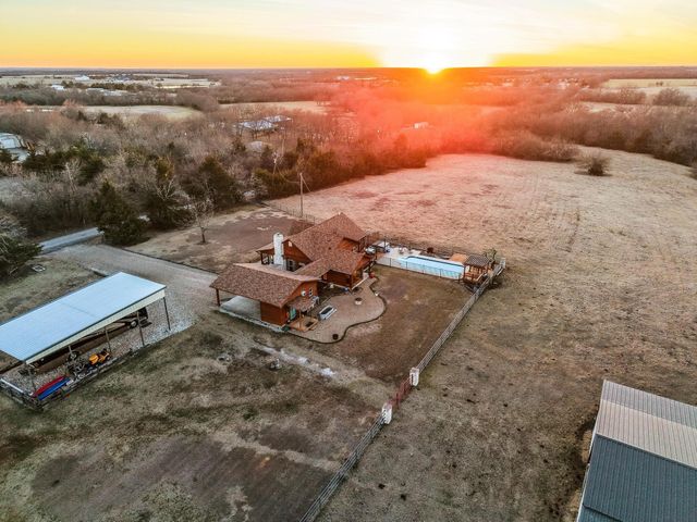 3954 County Road 1141, Leonard, TX 75452