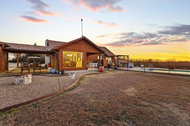 3954 County Road 1141, Leonard, TX 75452