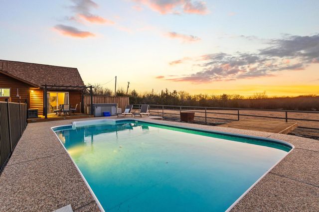 3954 County Road 1141, Leonard, TX 75452