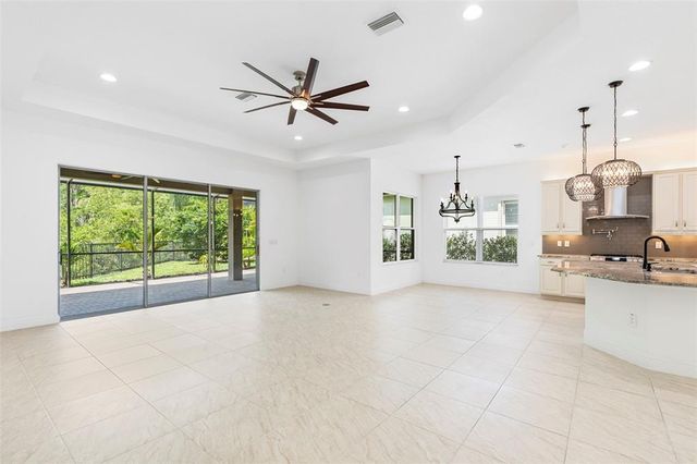 30900 SPRUCEBERRY COURT, Wesley Chapel, FL 33543