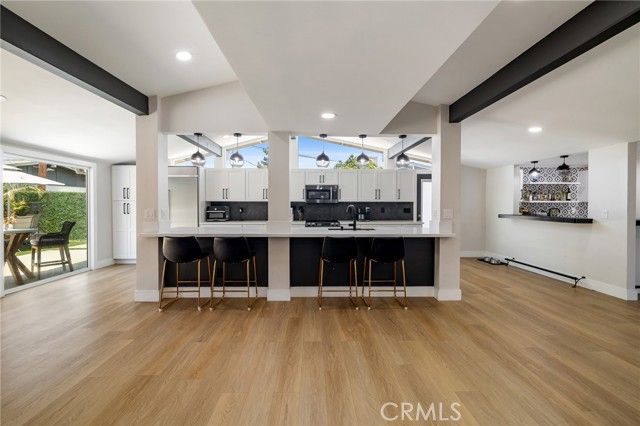 19945 Gresham Street, Northridge (los Angeles), CA 91324