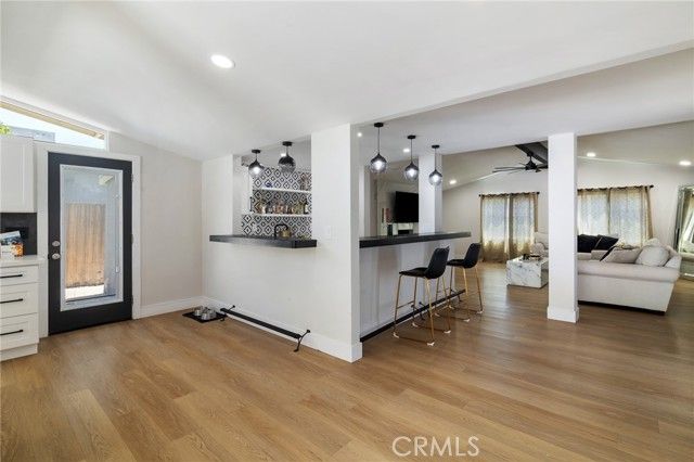 19945 Gresham Street, Northridge (los Angeles), CA 91324