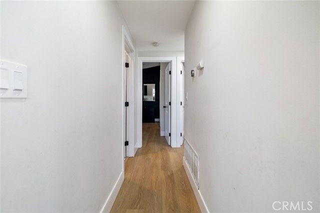 19945 Gresham Street, Northridge (los Angeles), CA 91324