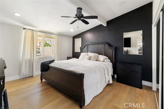 19945 Gresham Street, Northridge (los Angeles), CA 91324