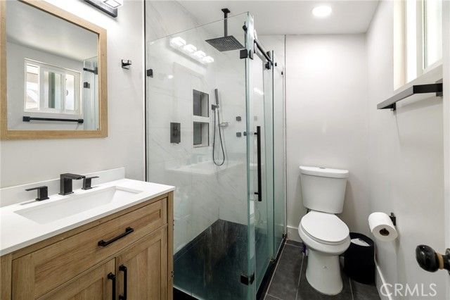 19945 Gresham Street, Northridge (los Angeles), CA 91324