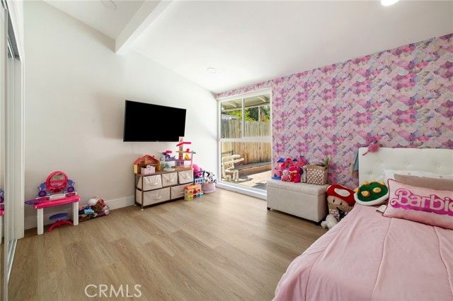 19945 Gresham Street, Northridge (los Angeles), CA 91324