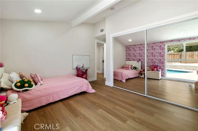 19945 Gresham Street, Northridge (los Angeles), CA 91324