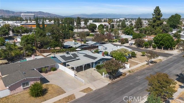 19945 Gresham Street, Northridge (los Angeles), CA 91324